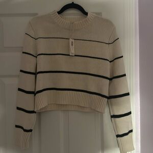 Cropped stripped sweater. Navy/ black and cream.